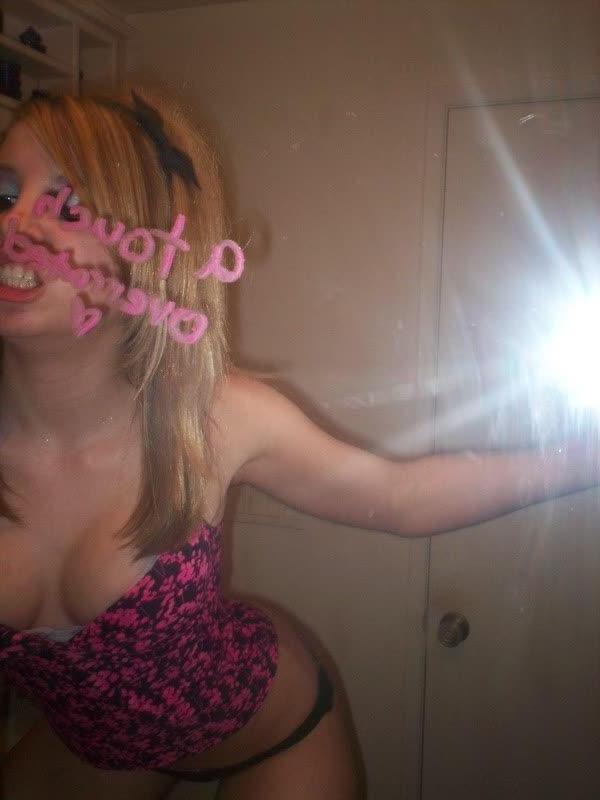 10P Kinky alternative chick posing in sexy lingerie
