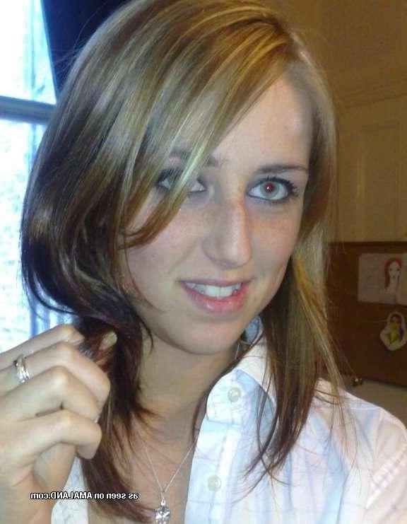 14P Wild scene chick flashing her pierced tits while camwhoring