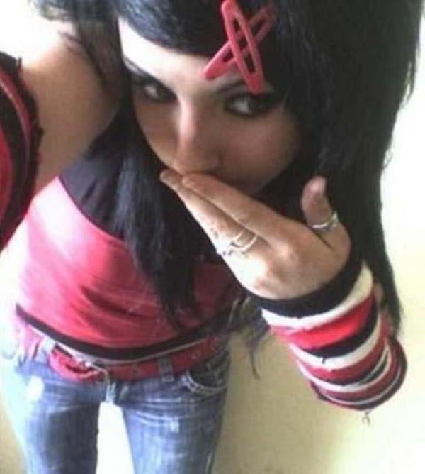 15P Collection of a hot scene girlfriend's selfies