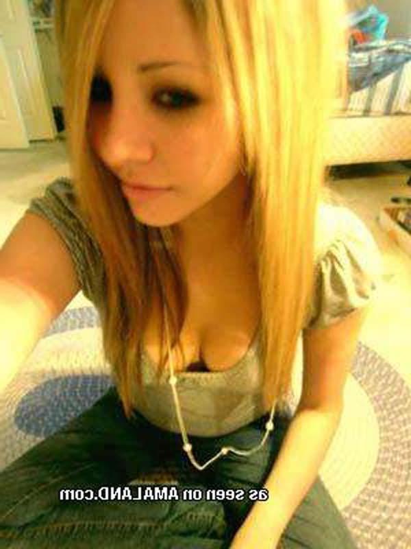 15P Collection of rocker chicks' nice and hot selfpics