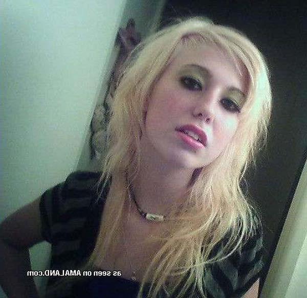 15P Collection of rocker chicks' nice and hot selfpics