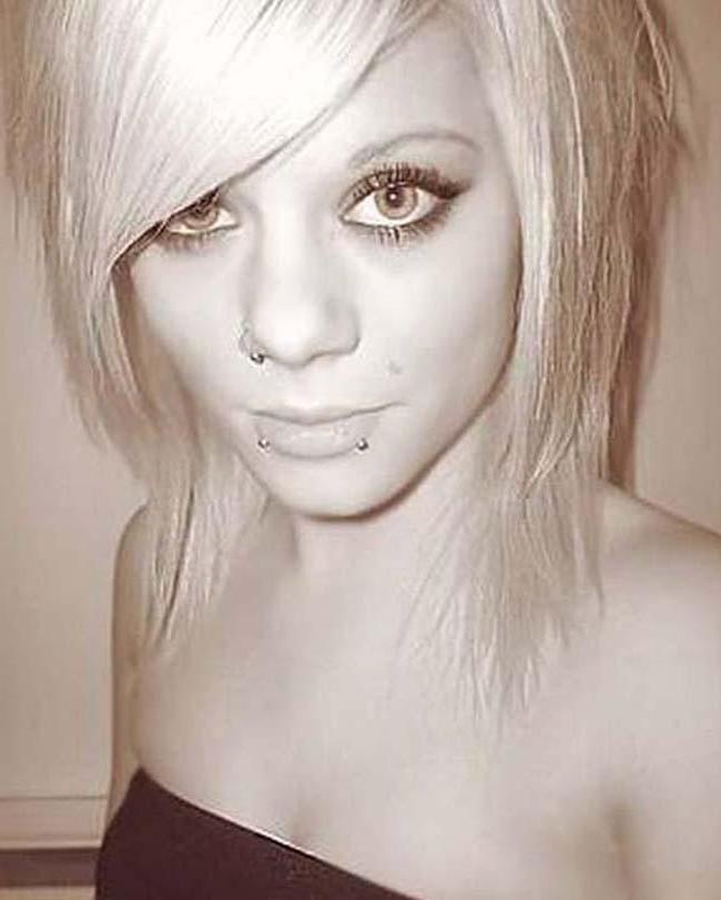 15P Collection of rocker chicks' nice and hot selfpics