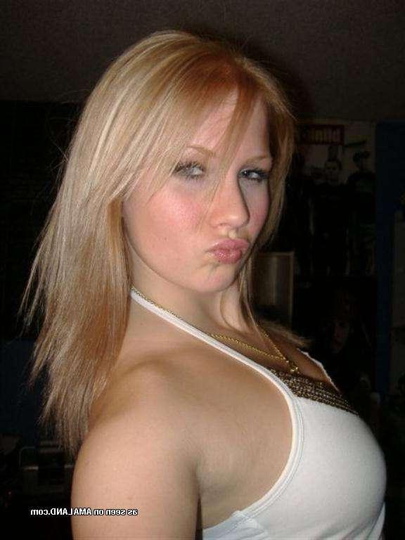14P Pictures of a hot blonde alternative girlfriend taking pics of herself