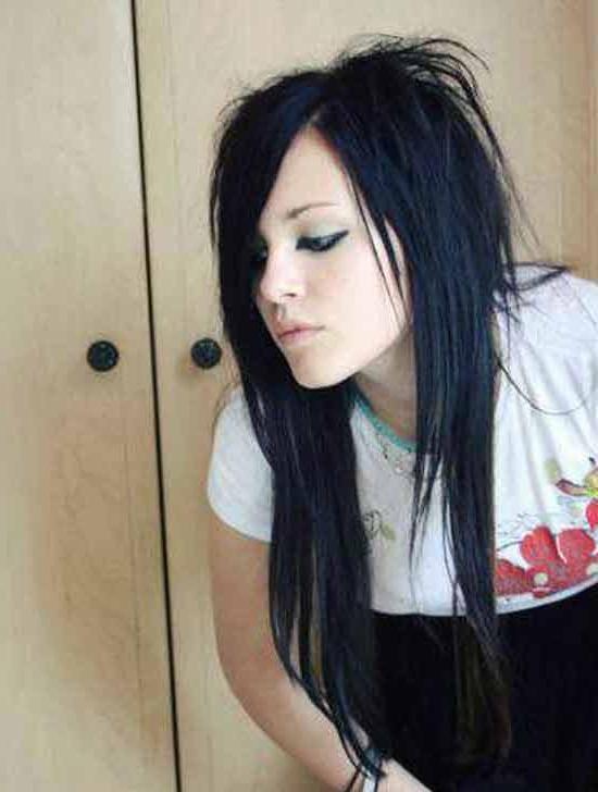 15P Picture set of amateur scene girlfriends taking pics of themselves