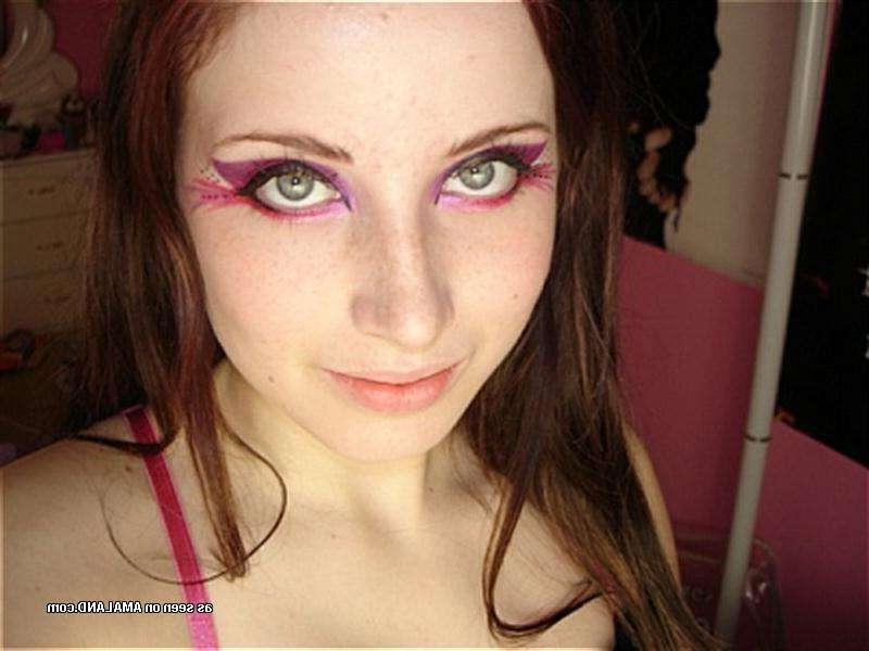 14P Pictures of beautiful alt girlfriends showing off