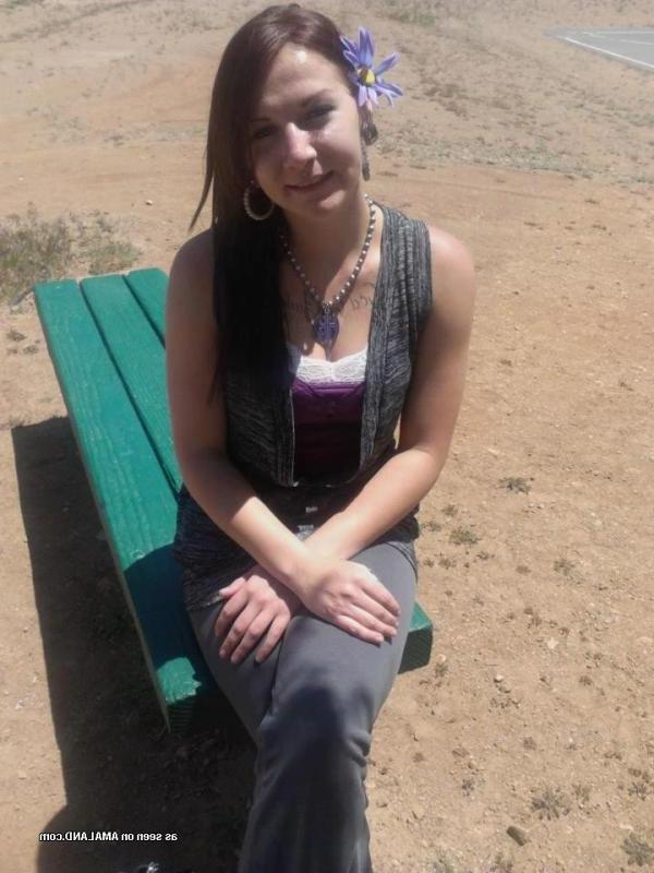 14P Picture gallery of sexy inked and pierced girlfriends