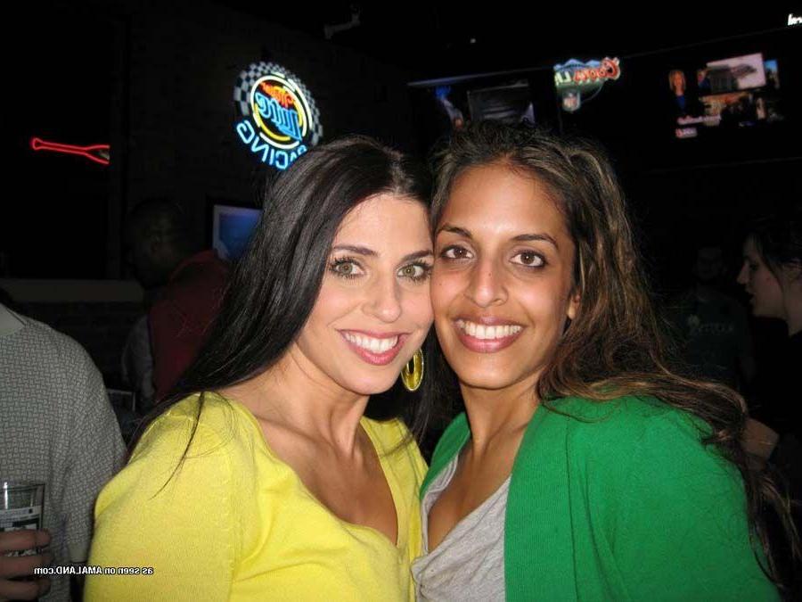 16P Pictures of hot girlfriends eating pussy