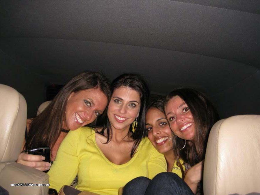 16P Pictures of hot girlfriends eating pussy