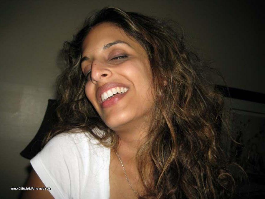 16P Pictures of hot girlfriends eating pussy