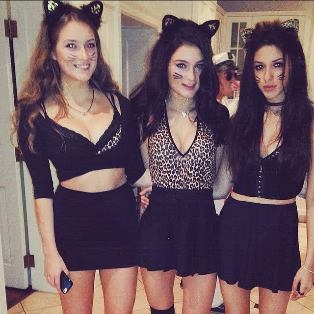 14P Brunette hottie displays sexy body in non-nude pictures