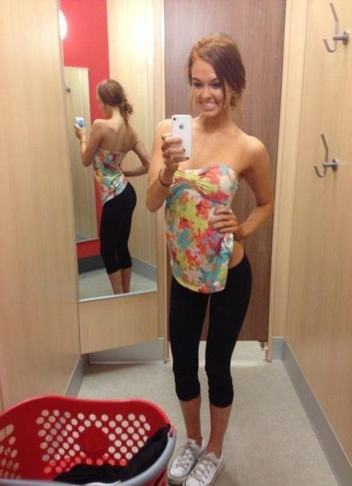 10P Hotties teasing you on cam with their stunning bodies