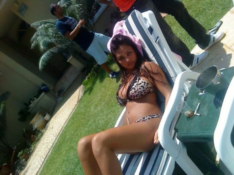 14P Hot busty GF shows off her sexy body by the pool