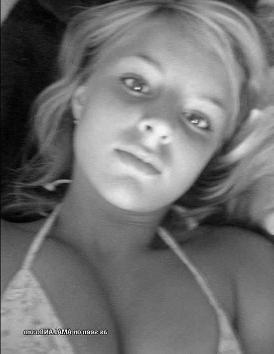 15P Blonde rockstar cutie posing with her guitar