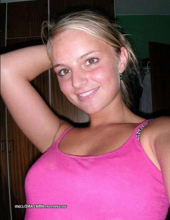 15P Blonde rockstar cutie posing with her guitar