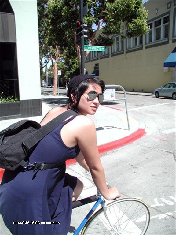 15P Gallery of sexy amateur babes riding their bikes