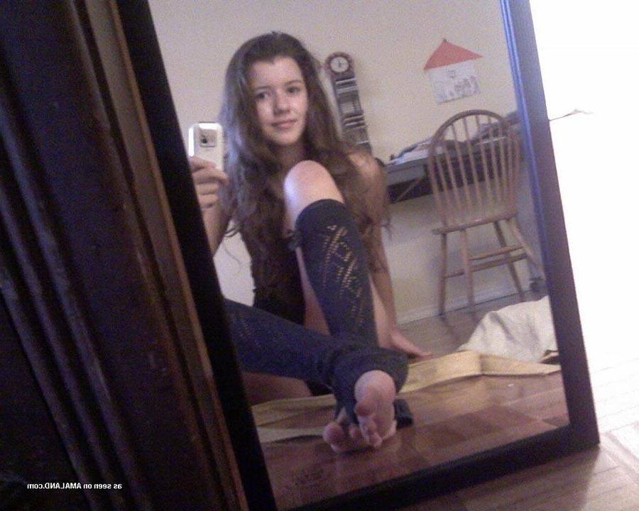 15P Various girlfriends self-shooting in front of the mirror