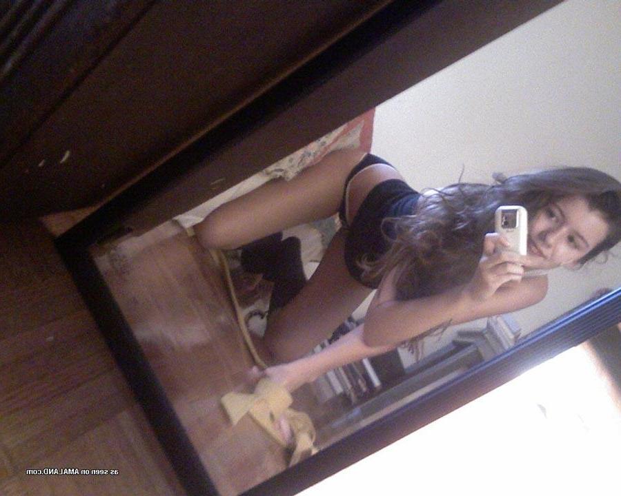 15P Various girlfriends self-shooting in front of the mirror