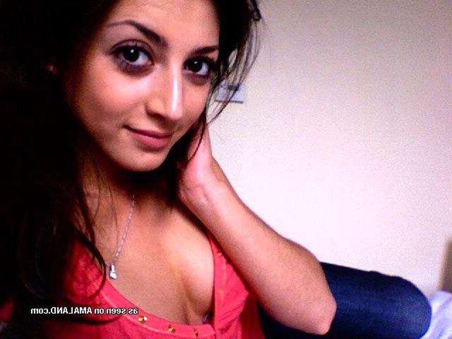 16P Brunette GF with pretty eyes camwhoring in kinky underwear