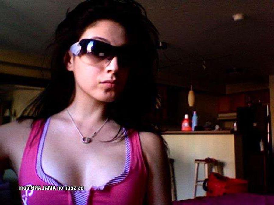 16P Brunette GF with pretty eyes camwhoring in kinky underwear