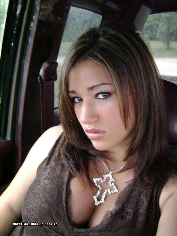 16P Big-tittied hottie in various hacked Myspace photos