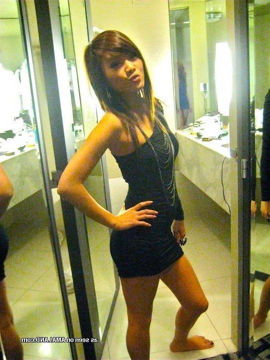 14P Collection of sexy non-nude party babes posing for the cam