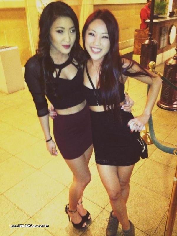14P Collection of sexy non-nude party babes posing for the cam