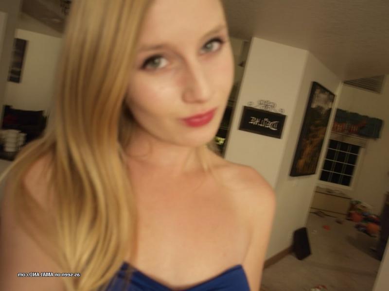14P Compilation of sexy non-nude babes posing for the cam