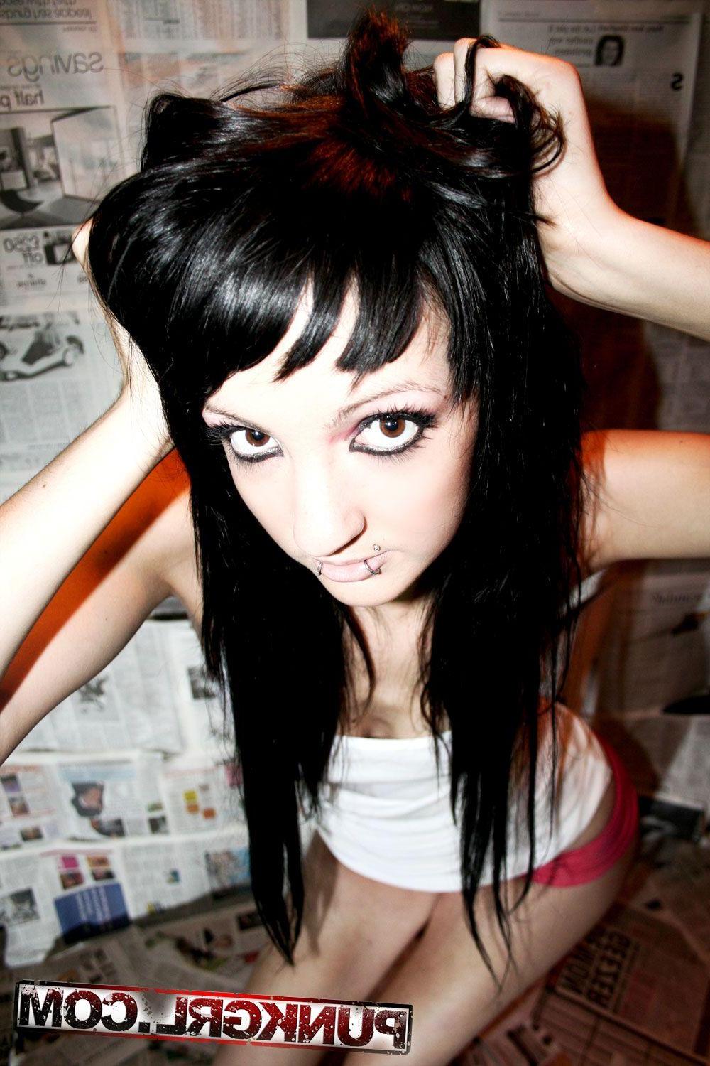 15P Pictures of teen girl Sisely getting kinky on the floor