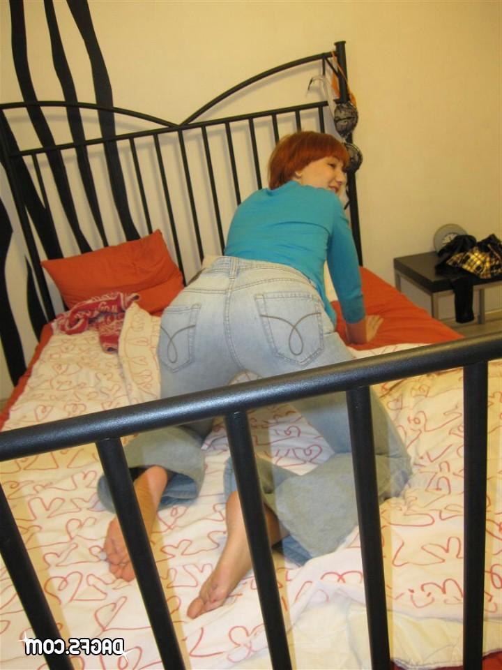 12P Redhead GF Maggie strips naked for you in bed
