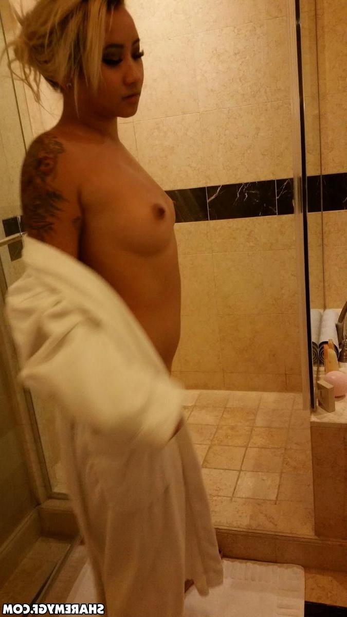 12P Tattooed Asian GF takes some hot pics of herself in the shower