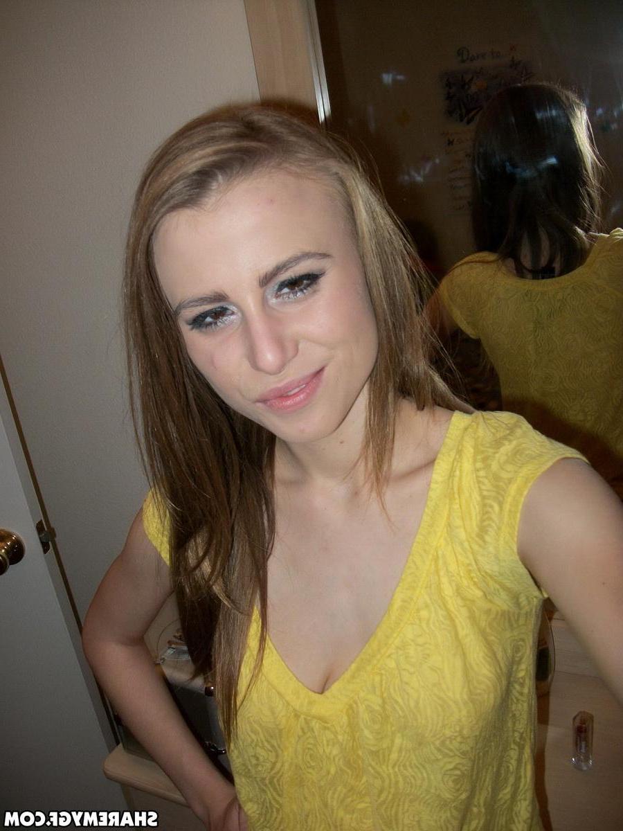 12P Skinny girlfriend shows off her little round ass in pink lace trimmed panties as she takes selfshot pictures