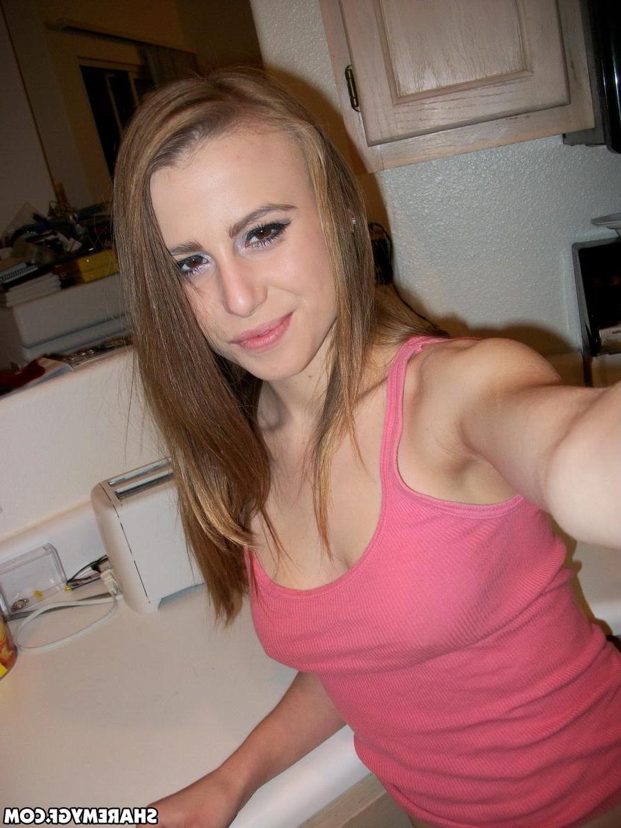 12P Slutty girlfriend takes pictures of her tight ass in tiny star covered panties
