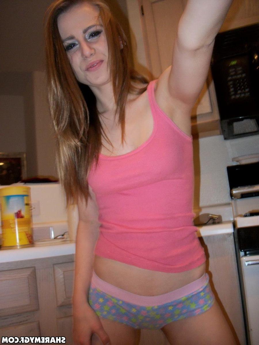 12P Slutty girlfriend takes pictures of her tight ass in tiny star covered panties