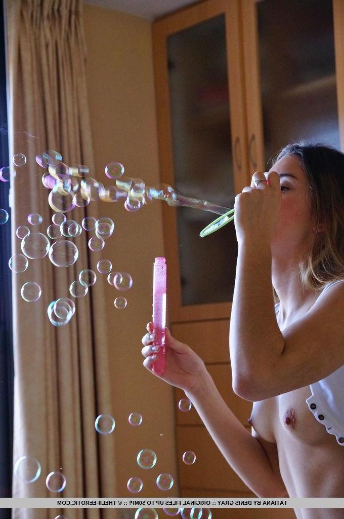 14P Hot teen Tatiana masturbates and blows bubbles