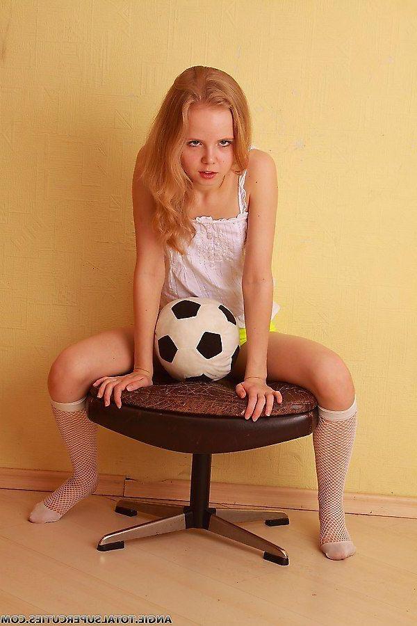 20P Pictures of Angie playing with a ball
