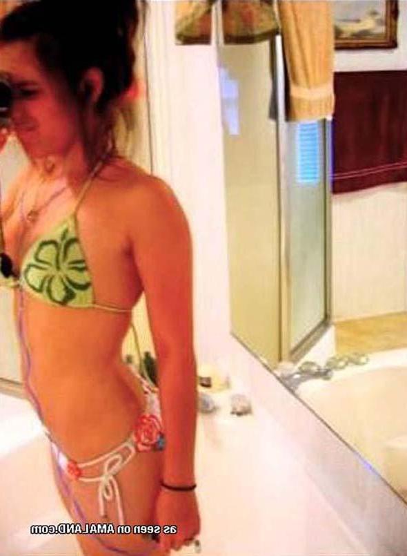 15P Picture selection of hot sexy kinky amateur babes showing off on camera