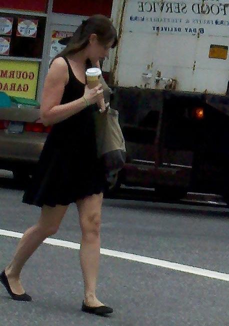 10P New York Girls in the Street East Side Union Square