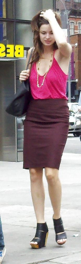 10P New York Girls in the Street East Side Union Square