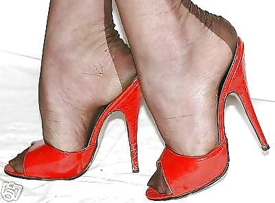 22P Stockings & high heels