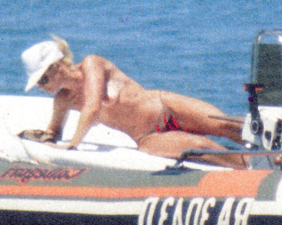 25P Italian tv mature stars i masturbated for 4