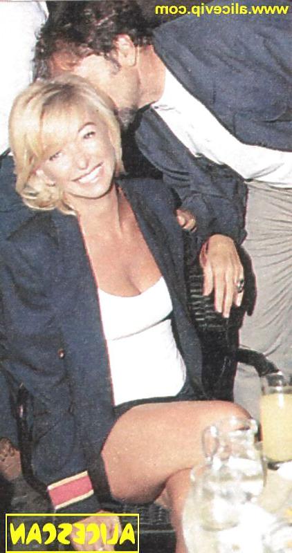23P Italian tv mature star i masturbeted for 2