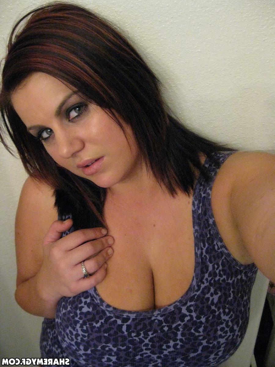 20P Busty amateur brunette takes selfies of her big natural boobs and wet pussy