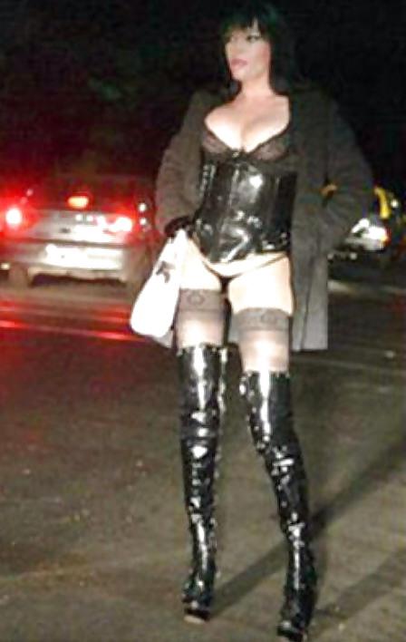 25P Mes Amies Les Putes (Street Hookers) By TROC