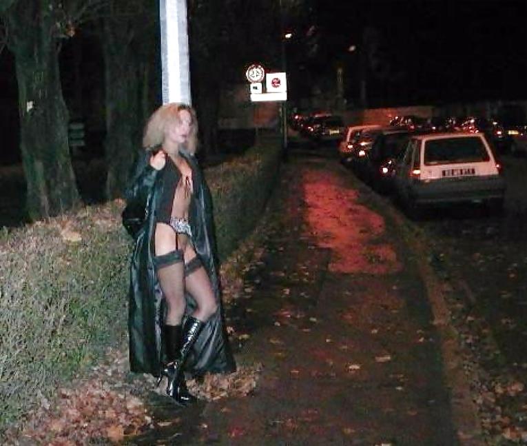 25P Mes Amies Les Putes (Street Hookers) By TROC