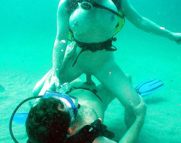 17P Sex underwater Pussy Cumshot