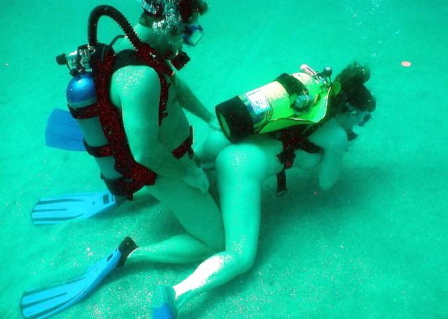 17P Sex underwater Pussy Cumshot