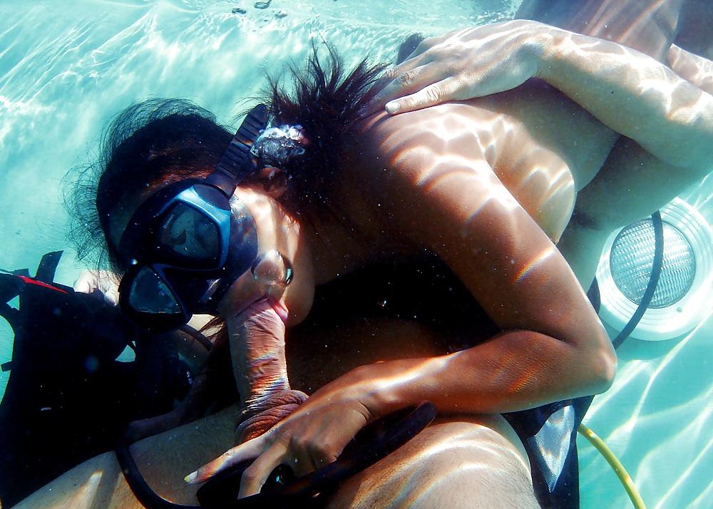 17P Sex underwater Pussy Cumshot