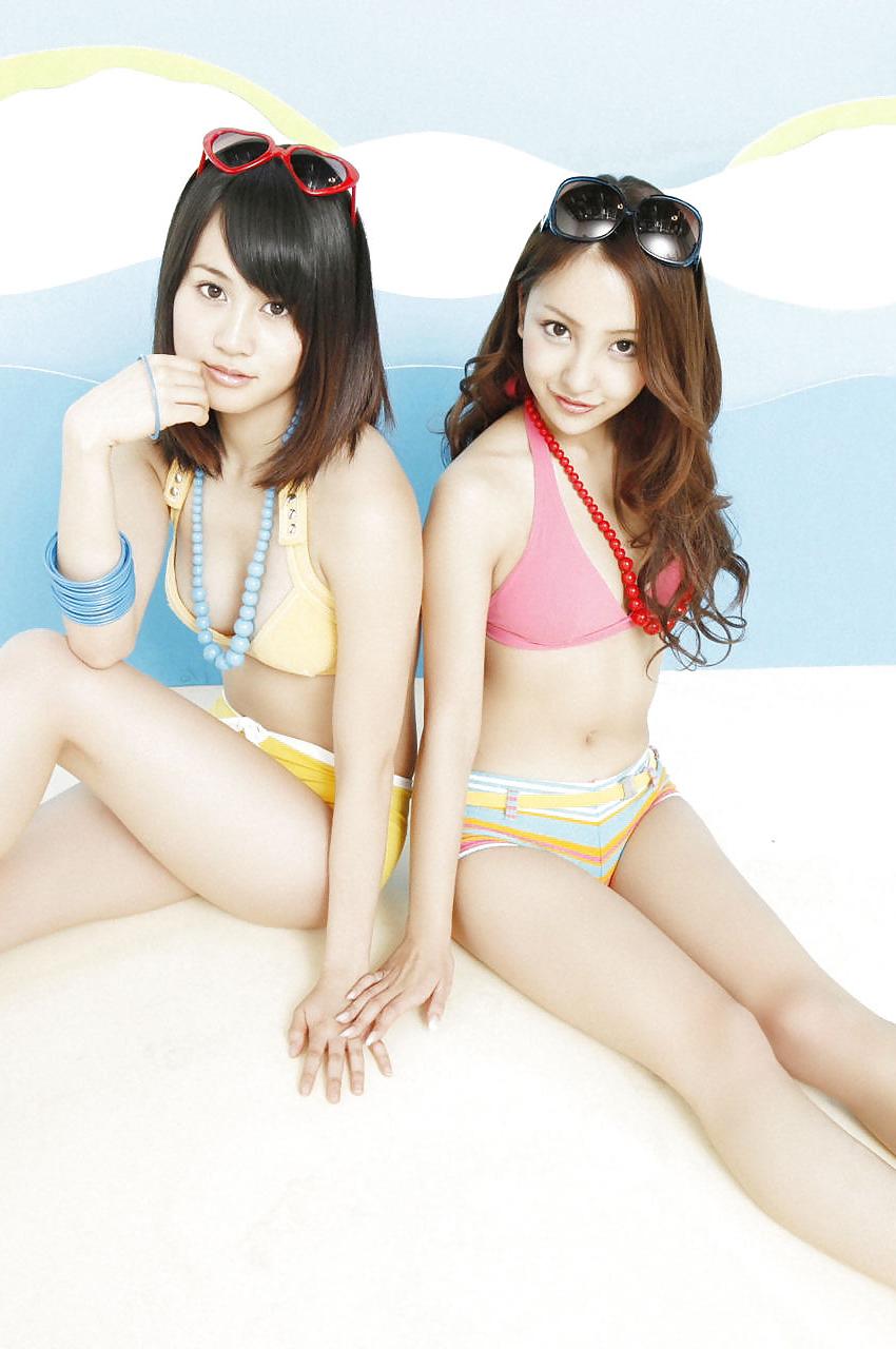 25P Japanese J-Pop Idols-Tomomi Itano (1)