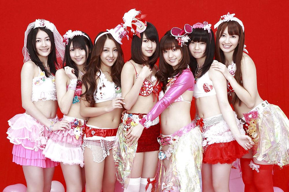 25P Japanese J-Pop Idols-Tomomi Itano (1)