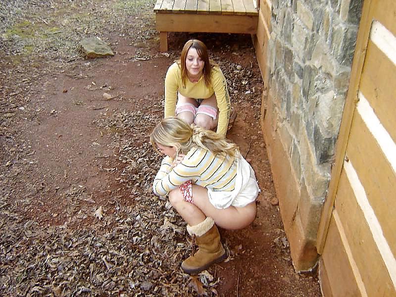 9P PEEING FRIENDS